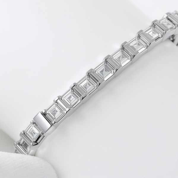 Kriva Luxe Emerald-Cut Tennis Bracelet - Image 3